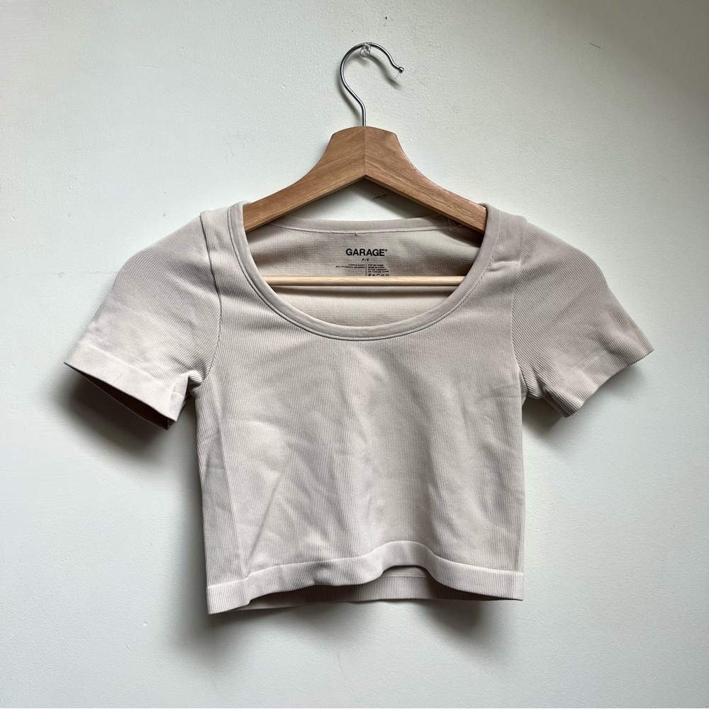 Garage Sasha Seamless Scoopneck Ribbed Cropped Tee